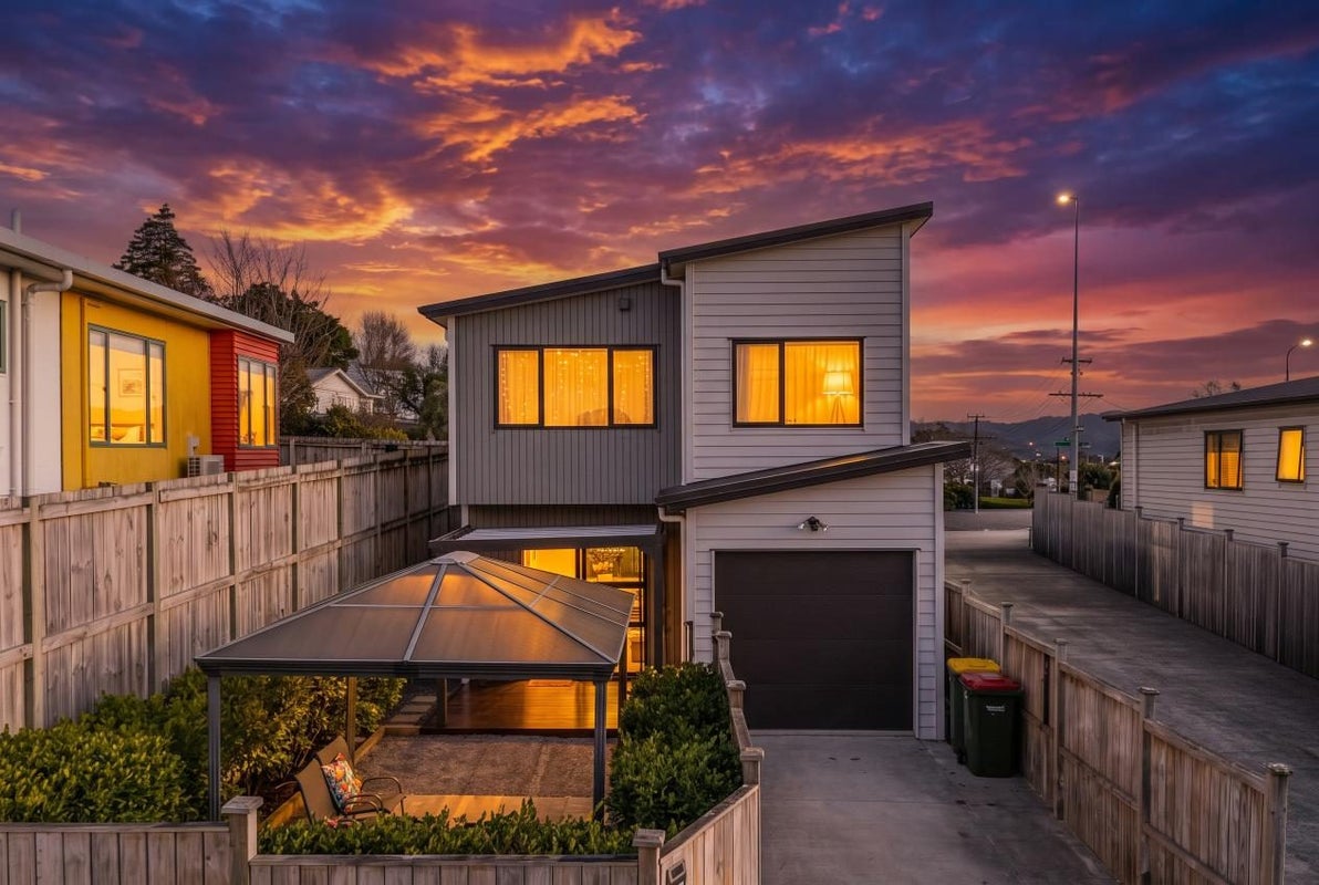10 Sophie Lane, Henderson, Auckland - Carousel 1
