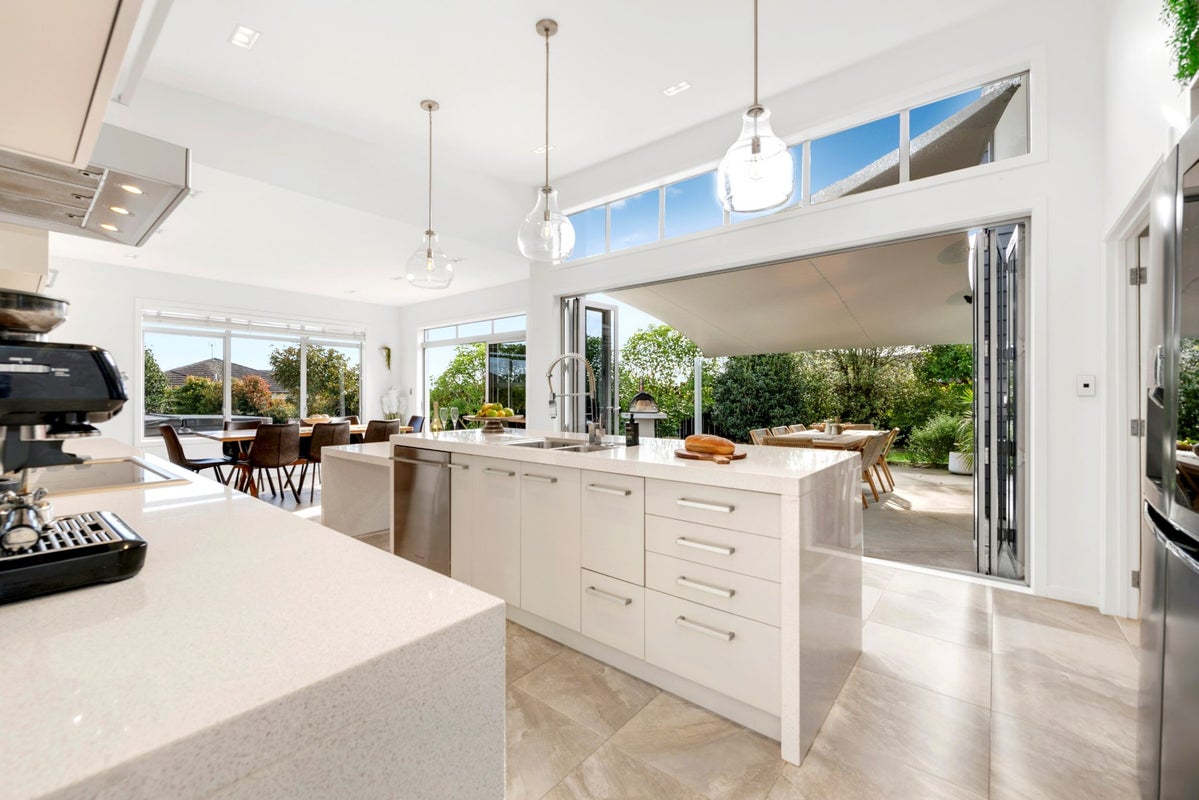 56 Columbia Crescent, Beachlands, Auckland - Carousel 1