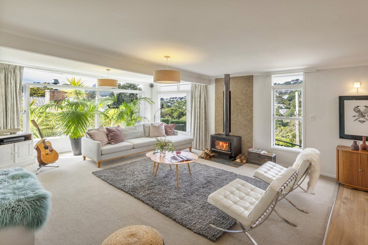 101 Churchill Drive, Crofton Downs, Wellington - Carousel 1