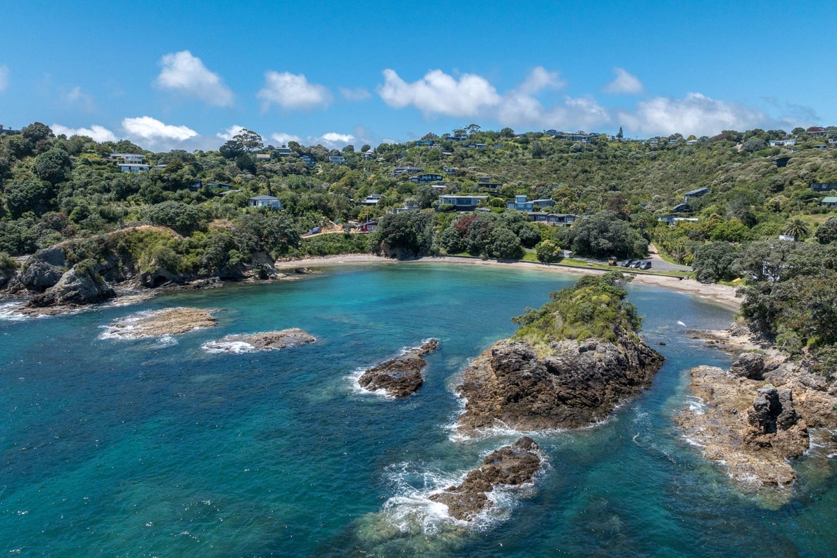 56A Great Barrier Road, Oneroa, Waiheke Island - Carousel 2