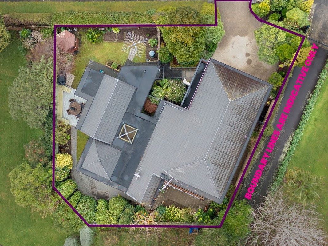 10 Edgewater Street, Waikanae - Carousel 31