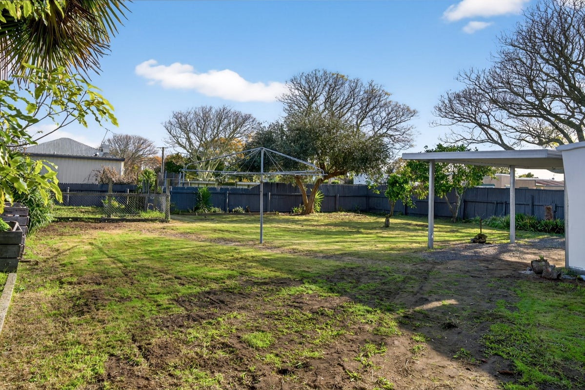 3 Haldane Street, Elgin, Gisborne - Carousel 15