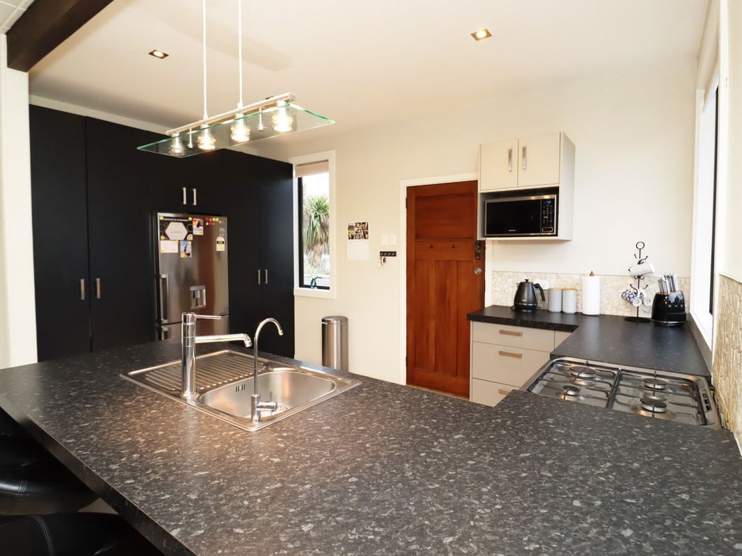 24 Main Road, Maheno, Oamaru - Carousel 2
