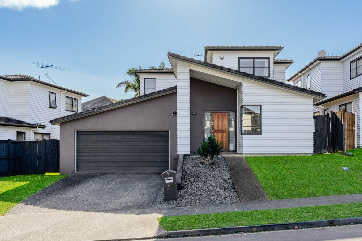 129 Cyril French Drive, Flat Bush, Auckland - Carousel 2