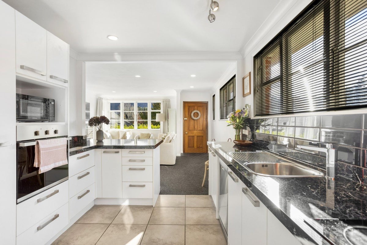 17 Lowe Street, Liberton, Dunedin - Carousel 2