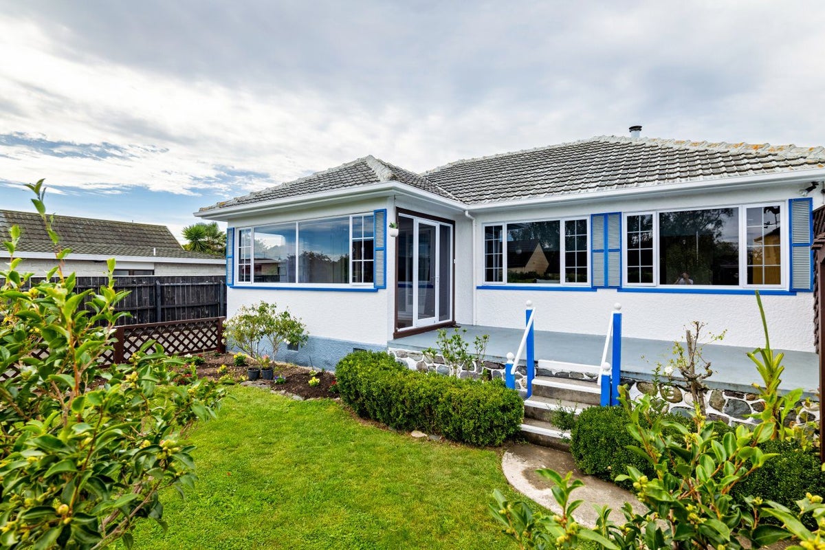 3/60 SONGER ST, Stoke, NELSON - Carousel 1