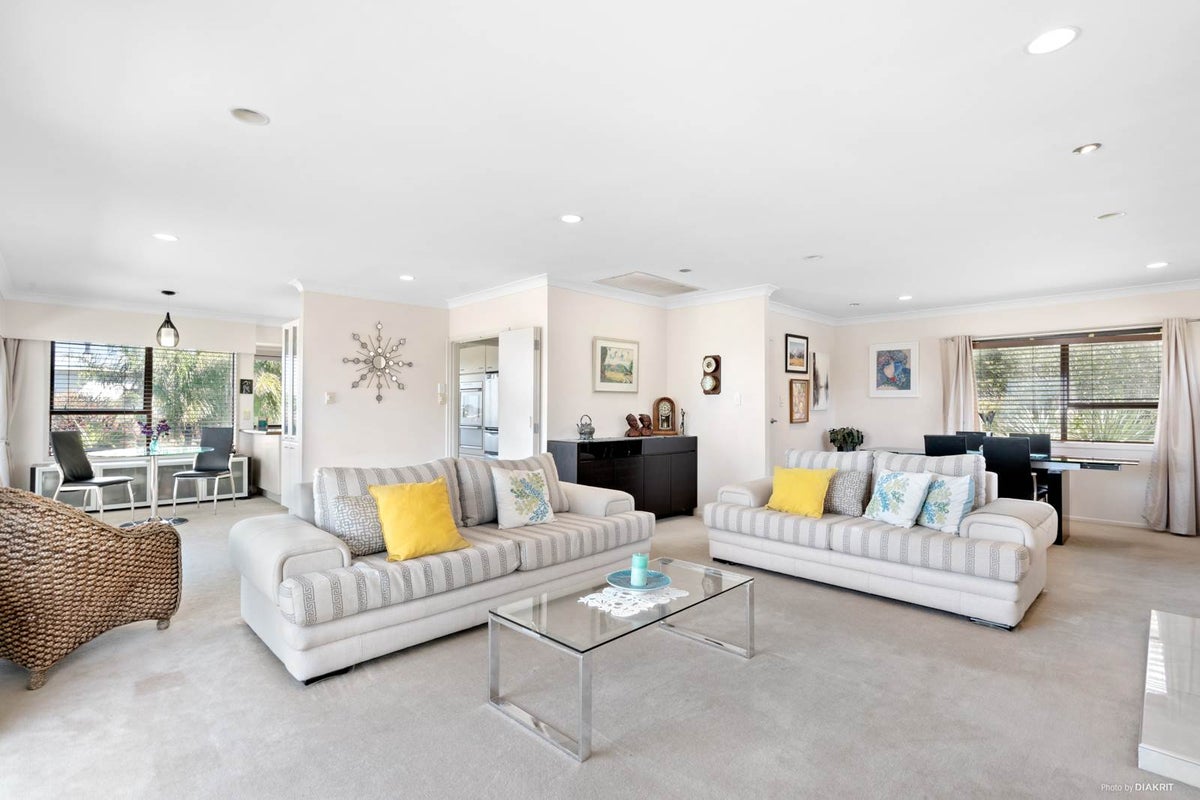 1/44 Haseler Crescent, Howick, Auckland - Carousel 1