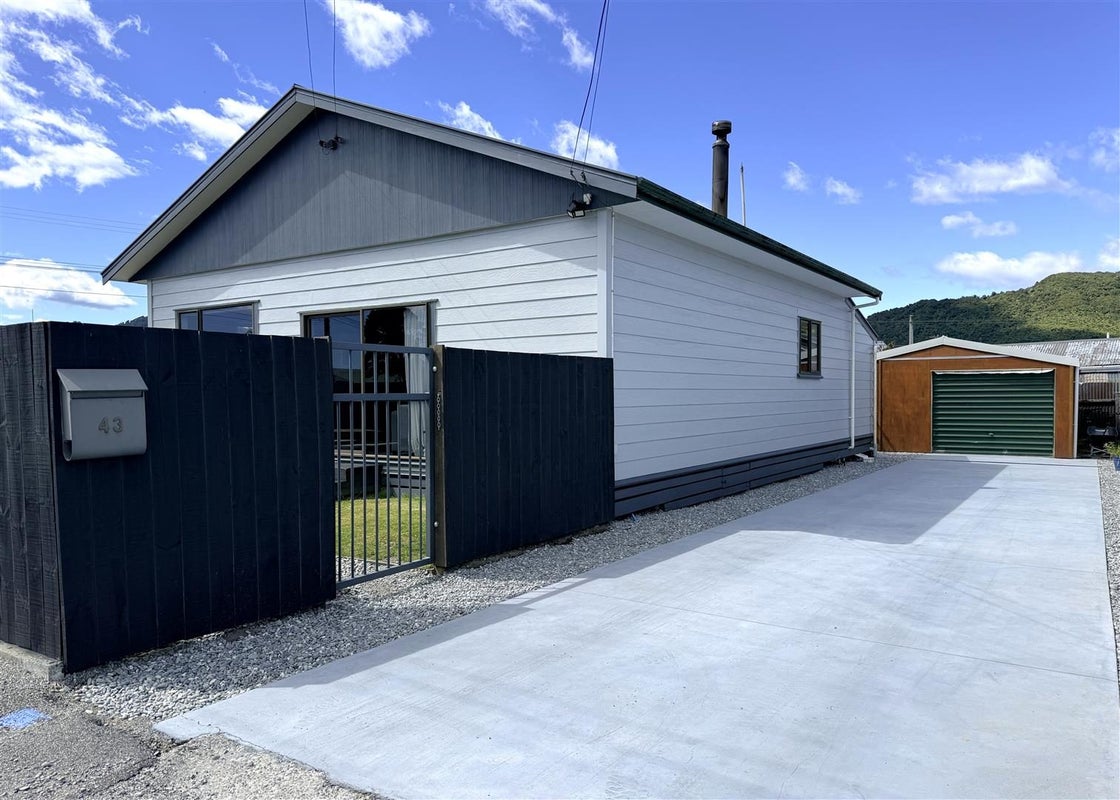 43 Blake Street, Blaketown, Greymouth - Carousel 1
