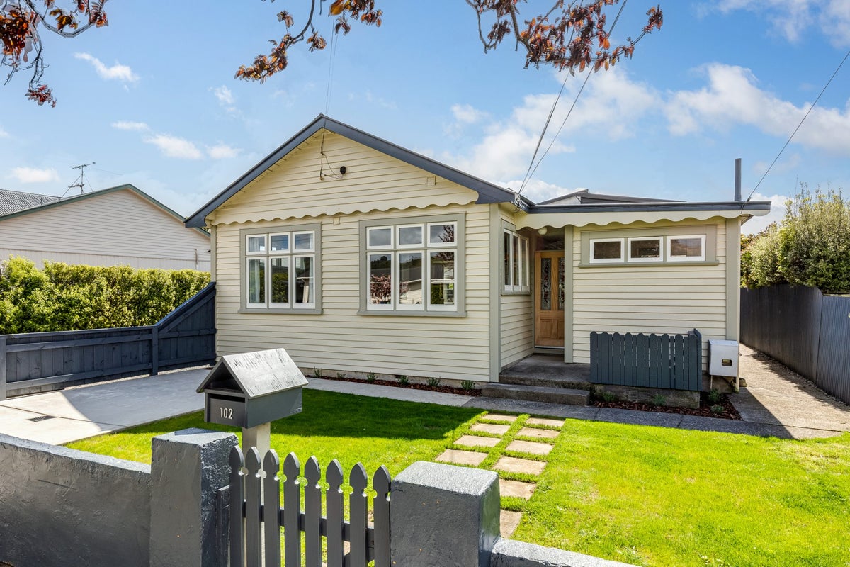 102 Miro Street, Trentham, Upper Hutt - Carousel 1