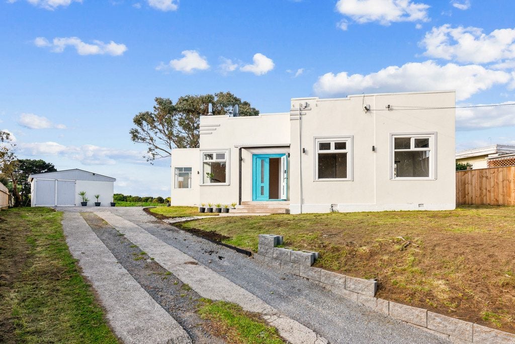 75 Raumati Road, Raumati Beach, Paraparaumu - Carousel 24
