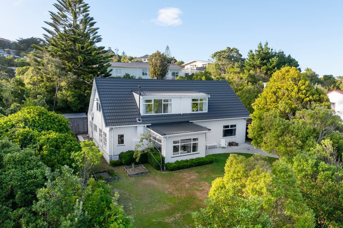 28 Black Rock Road, Newlands, Wellington - Carousel 1