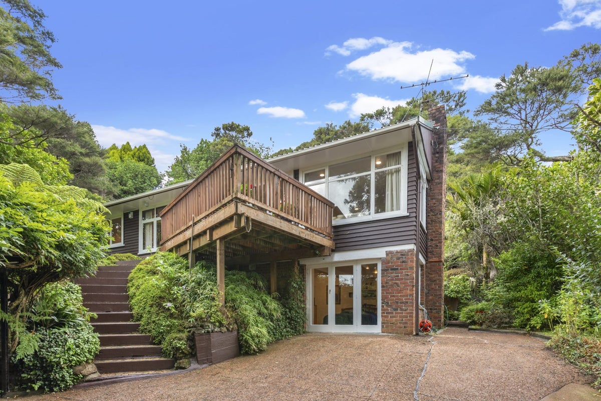 142 Konini Road, Titirangi, Auckland - Carousel 2