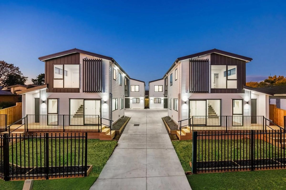 3C Tulloch Place, Conifer Grove, Takanini - Carousel 1