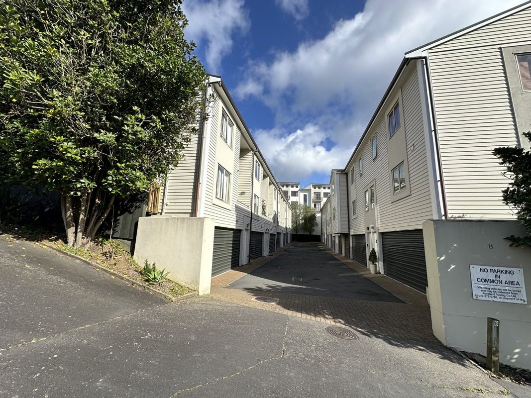 12/8 Rendall Place, Eden Terrace, Auckland - Carousel 1