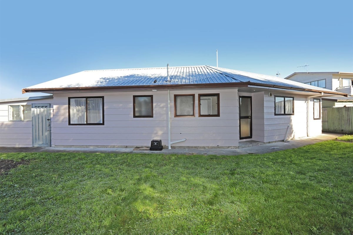 400 Lumsden Road, Akina, Hastings - Carousel 2