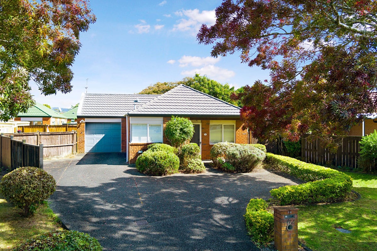 172 Waitemata Drive, Ranui, Auckland - Carousel 1