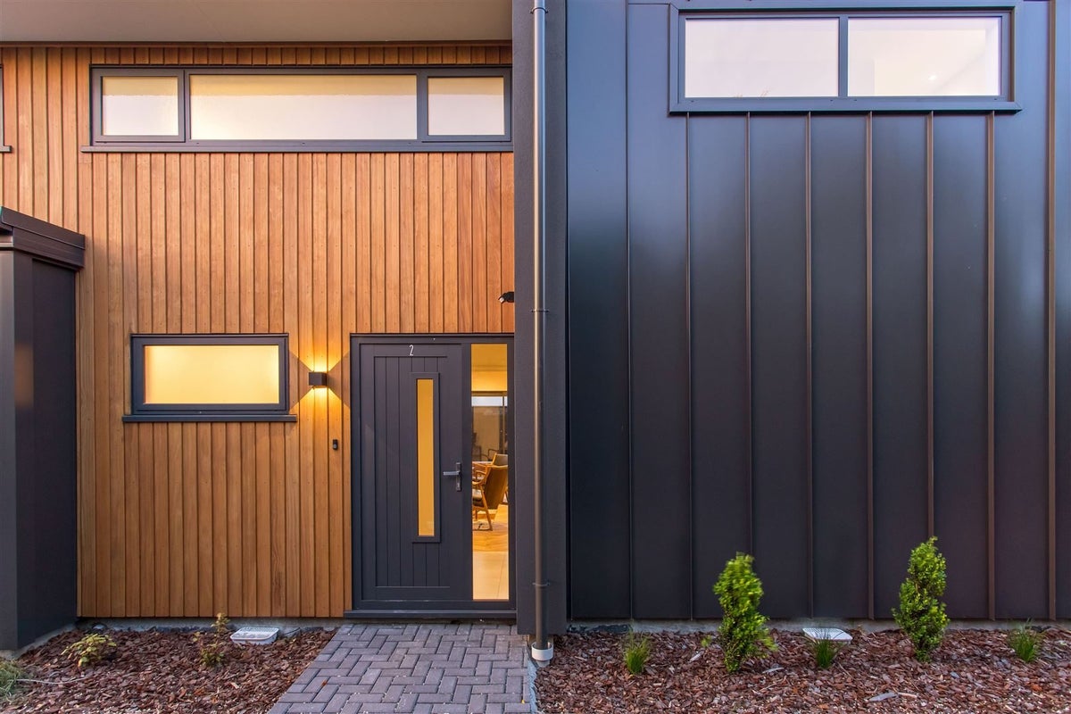 2/6 Naseby Street, Merivale, Christchurch - Carousel 2
