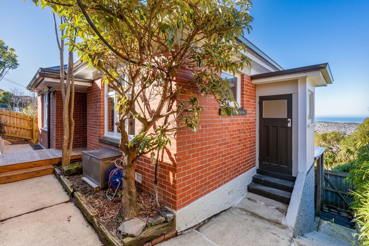 127 Forfar Street, Clyde Hill, Dunedin - Carousel 2