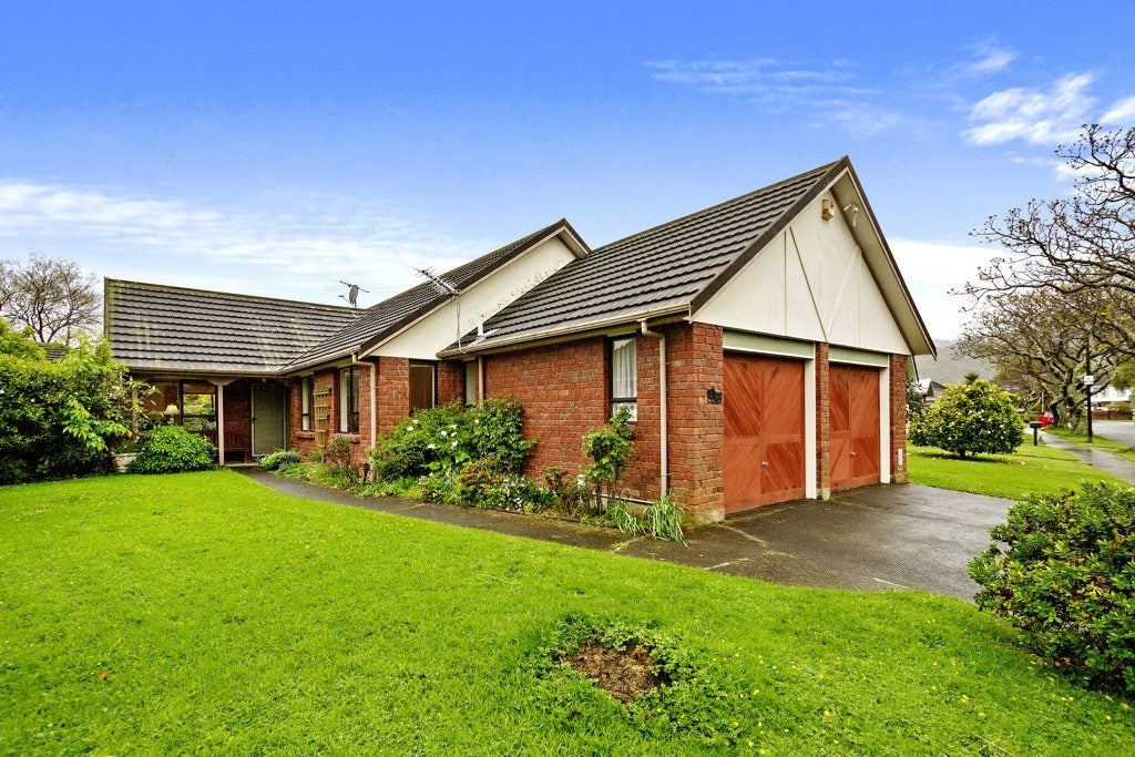 18 McEnroe Grove, Naenae, Lower Hutt - Carousel 1