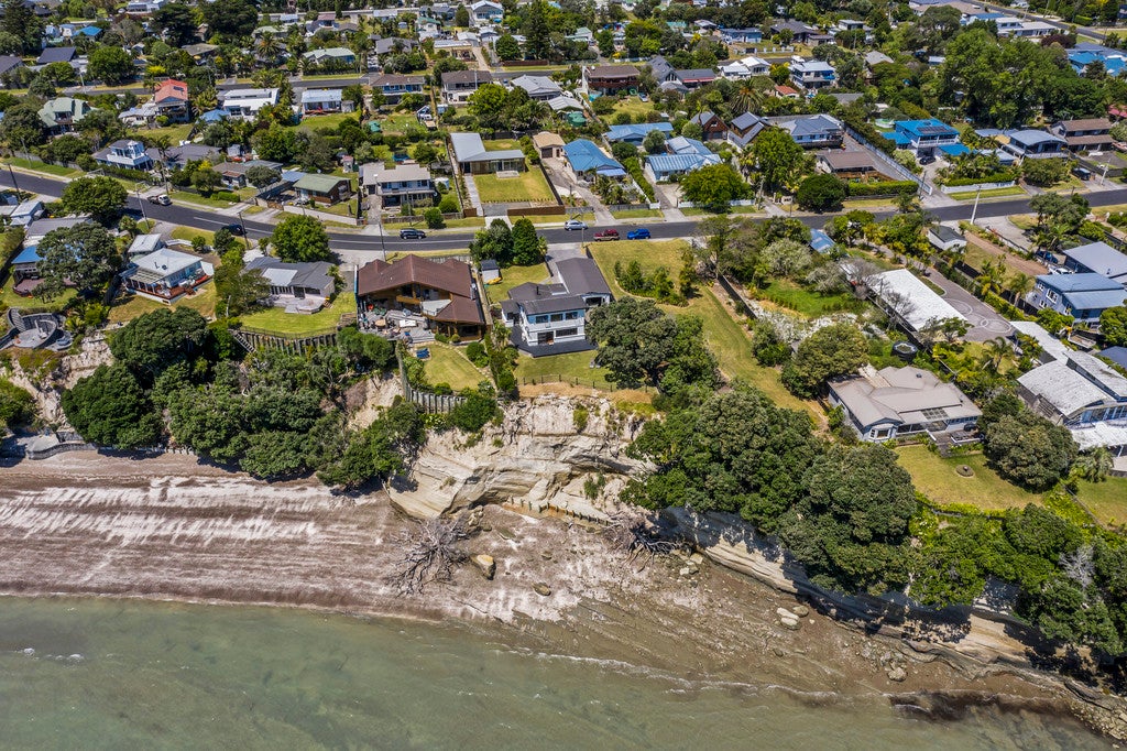15 Hawke Crescent, Beachlands, Auckland - Carousel 26
