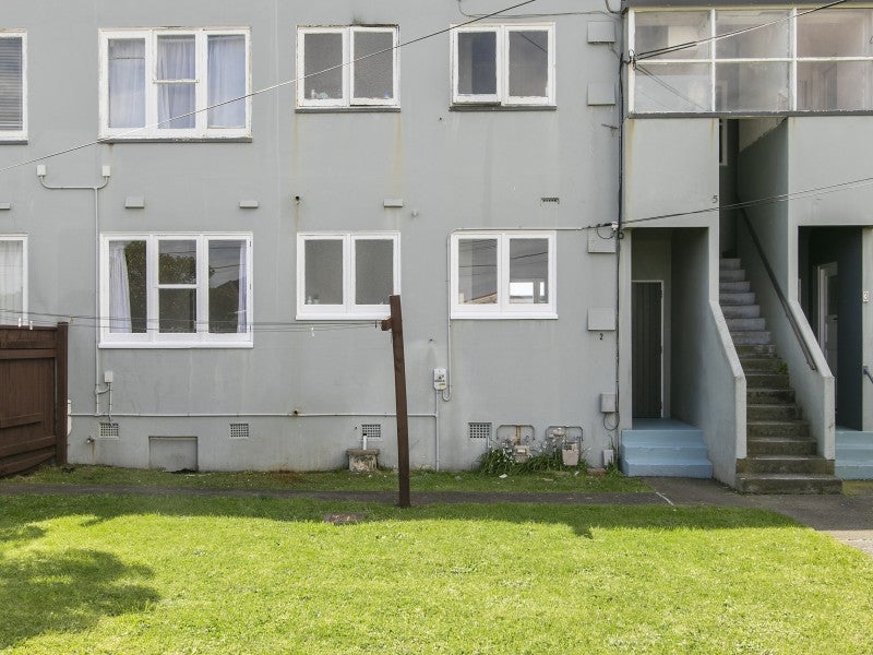2/28 Scholefield Street, Petone, Lower Hutt - Carousel 12