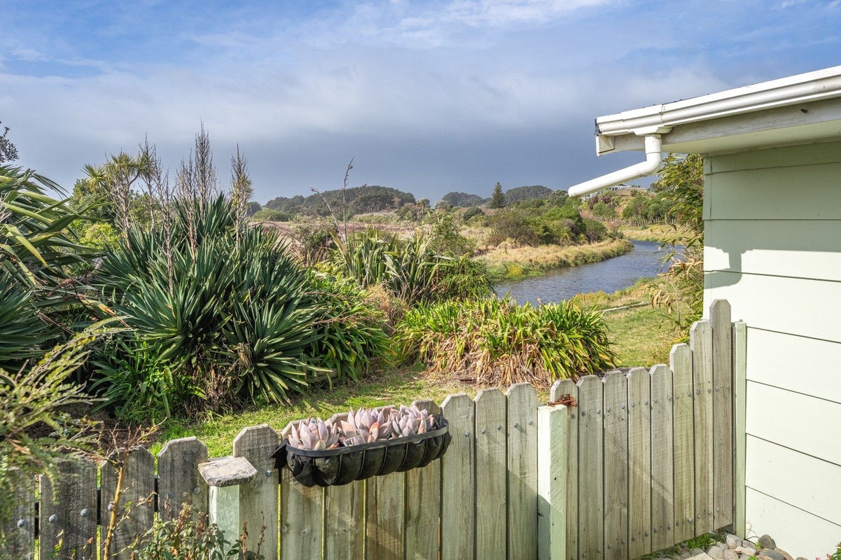 28A MOANA ST, Otaki Beach, OTAKI - Carousel 2