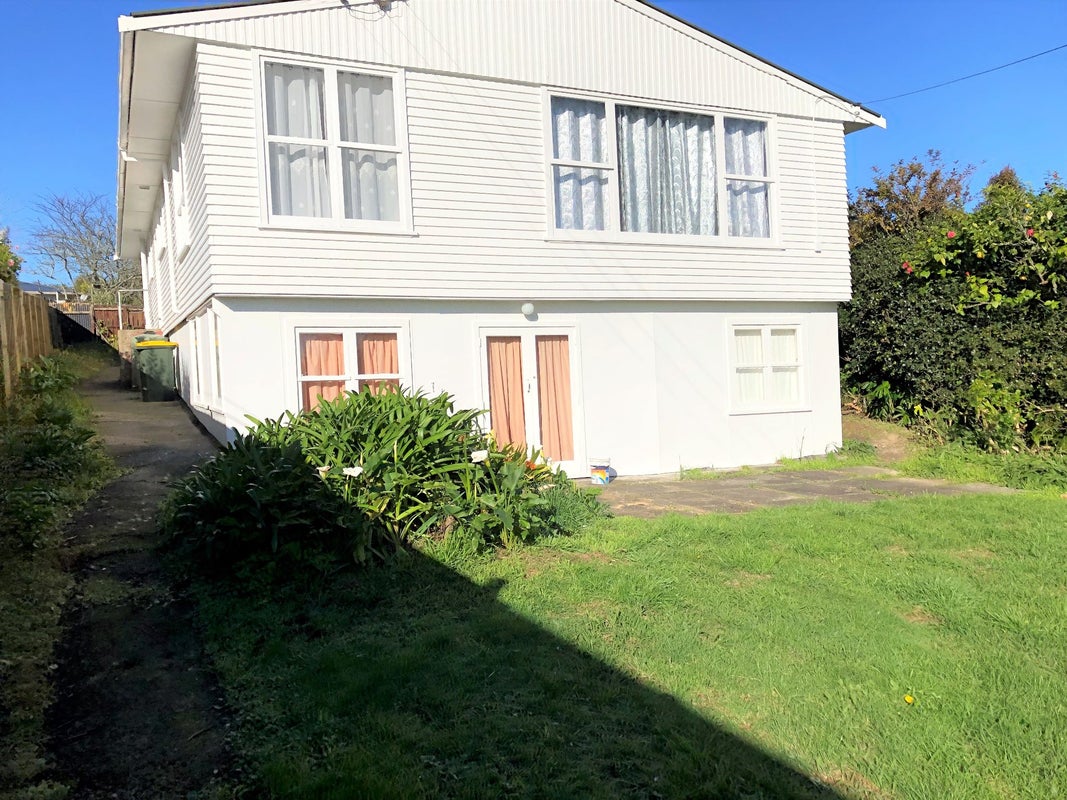 32 Barbary Avenue, Kelston, Auckland - Carousel 1