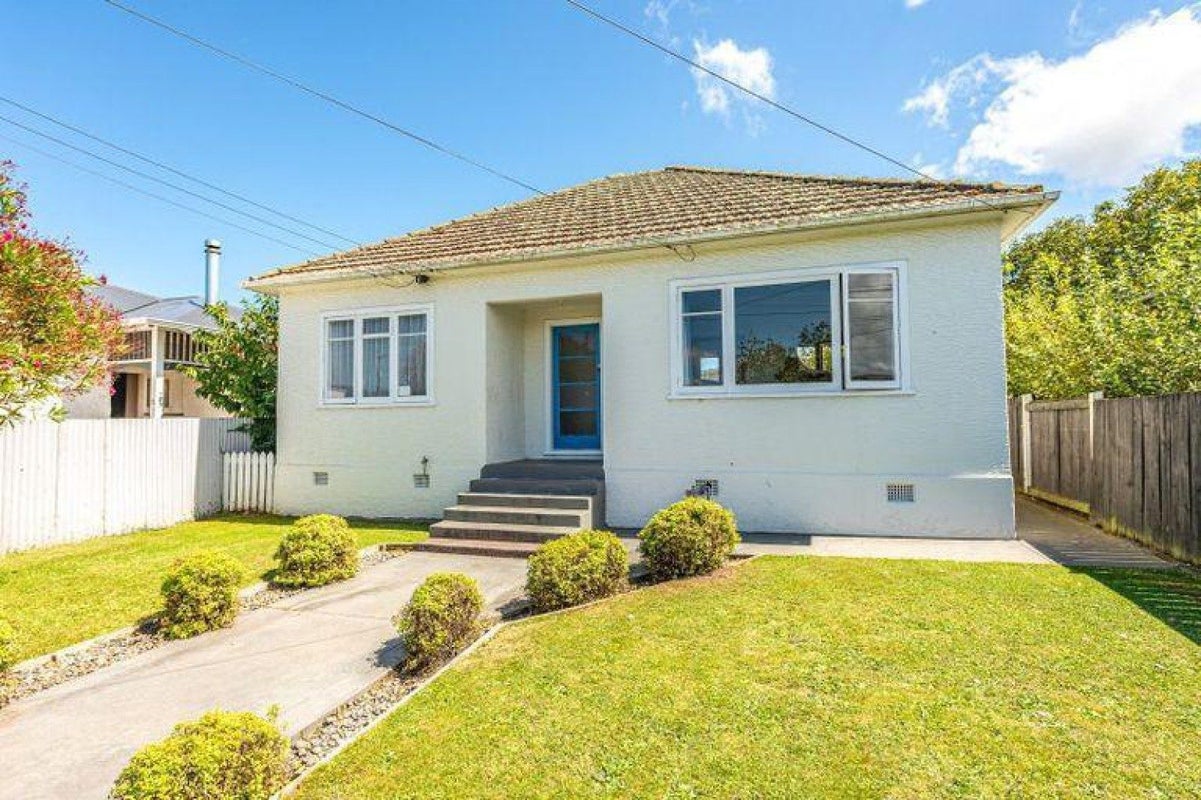 37 Tanguru Street, Whanganui East, Whanganui - Carousel 1