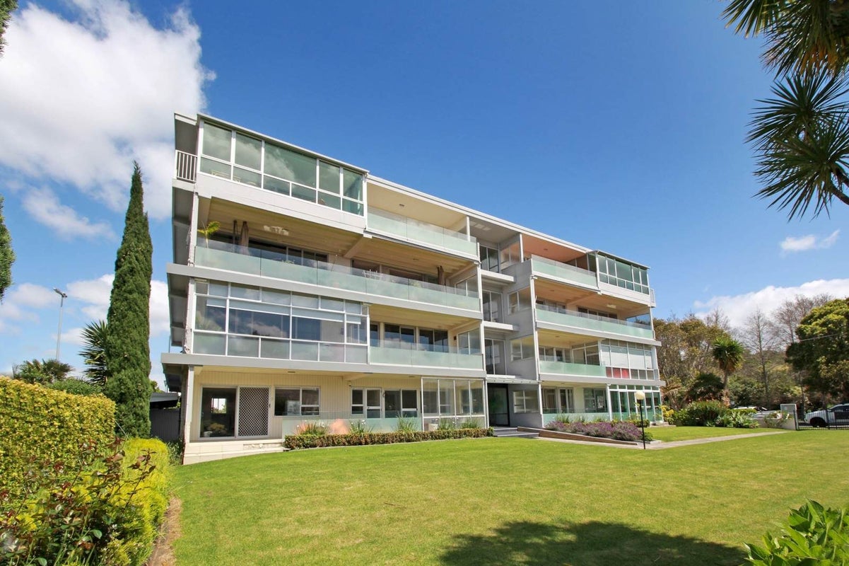 8/16 Atkin Avenue, Mission Bay, Auckland - Carousel 1