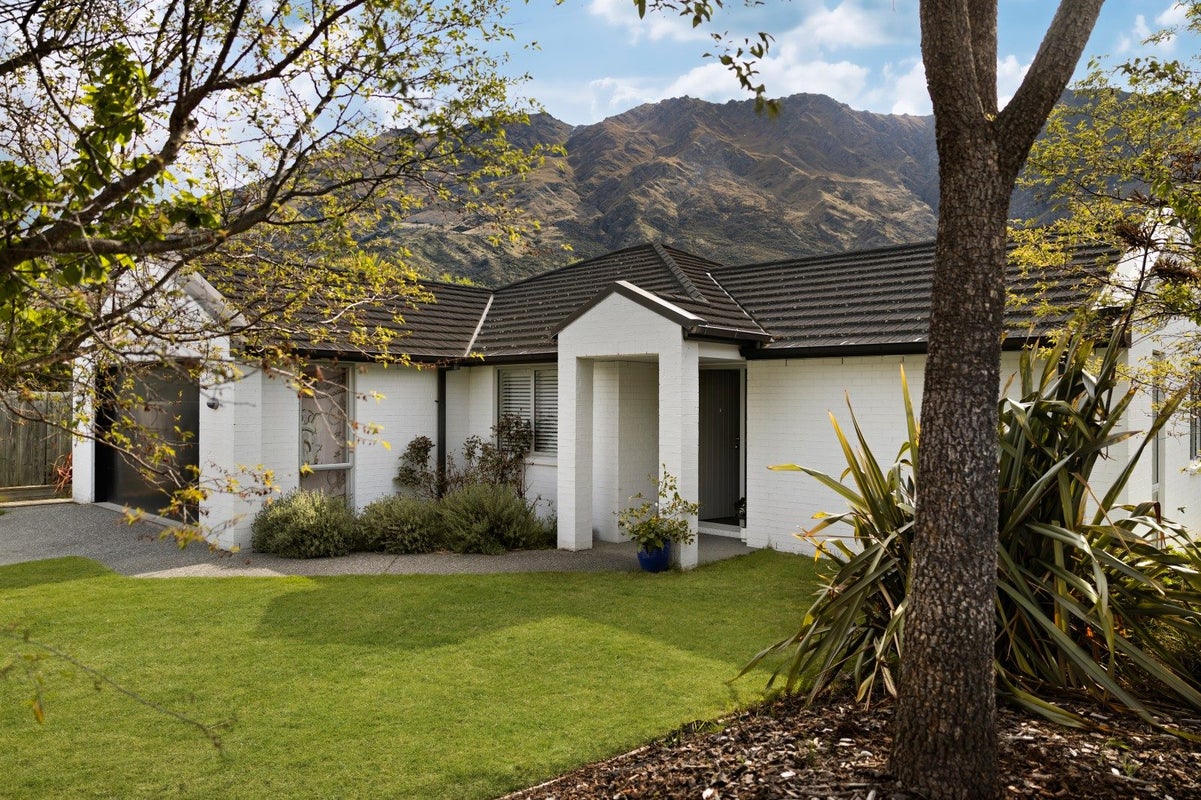 30 Atley Road, Arthurs Point, Queenstown - Carousel 1