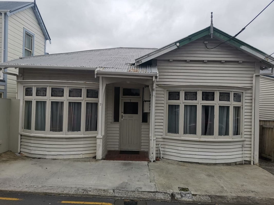 7 Moir Street, Mount Victoria, Wellington - Carousel 1