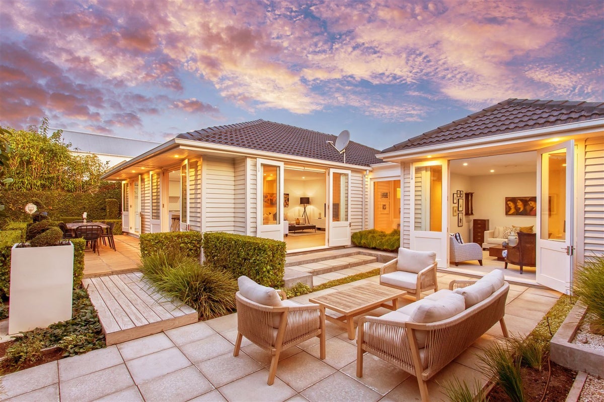 25 Cox Street, Merivale, Christchurch - Carousel 1
