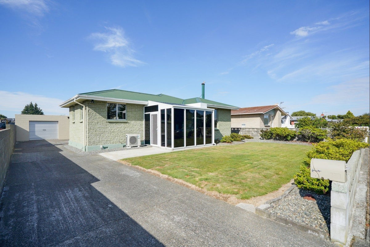 35 Kelso Crescent, Strathern, Invercargill - Carousel 1