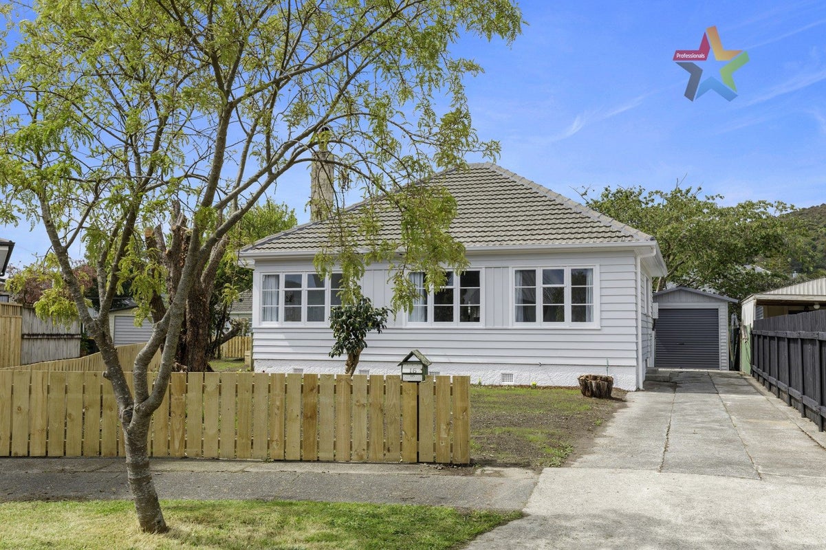 16 Purser Grove, Fairfield, Lower Hutt - Carousel 1
