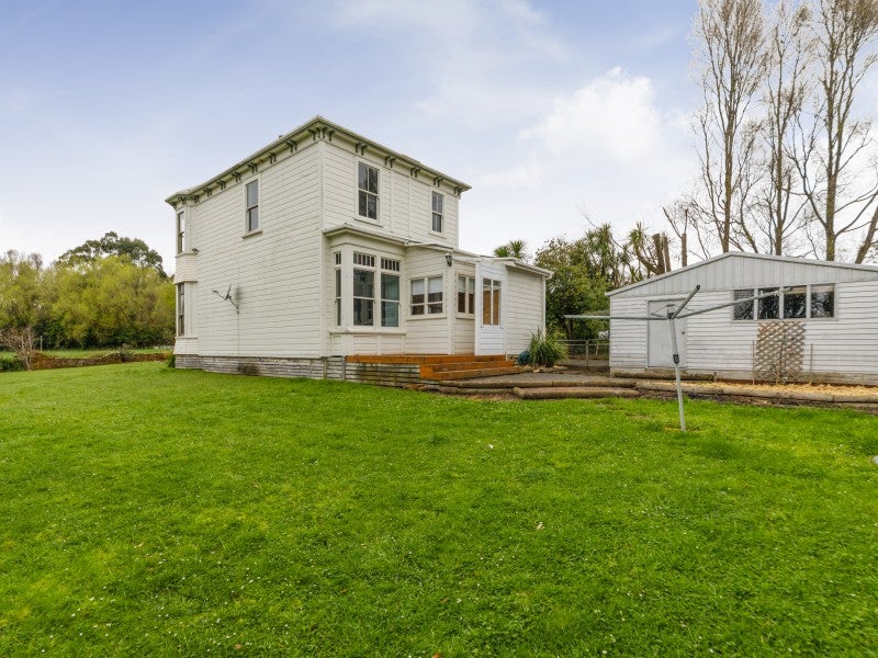 6 Lethbridge LANE, Tokomaru, Palmerston North - Carousel 2