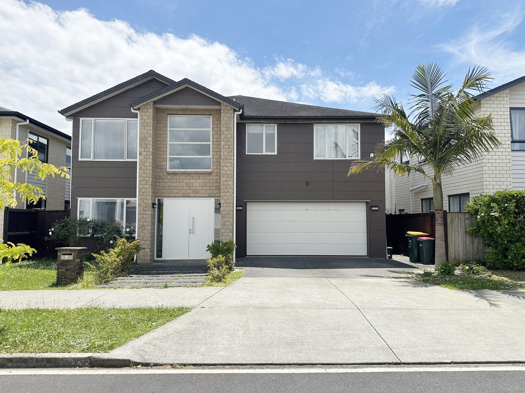 9 Ballyholey Drive, Flat Bush, Auckland - Carousel 1