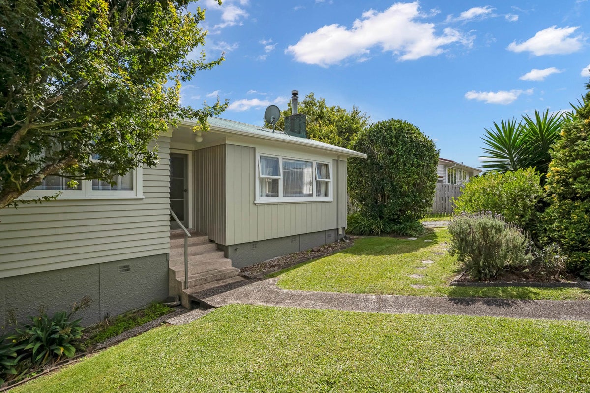 13 Whitelaw Place, Kamo, Whangarei, Northland - Carousel 24