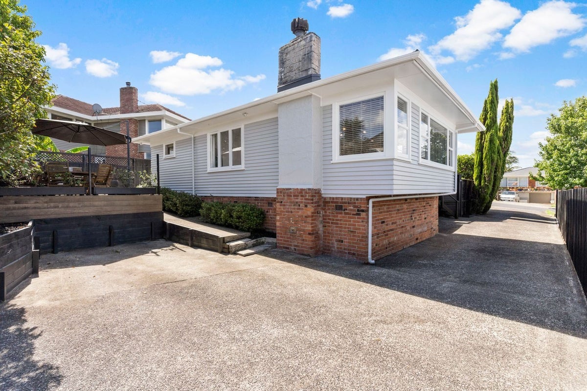 1/119 Exmouth Road, Northcote, Auckland - Carousel 13