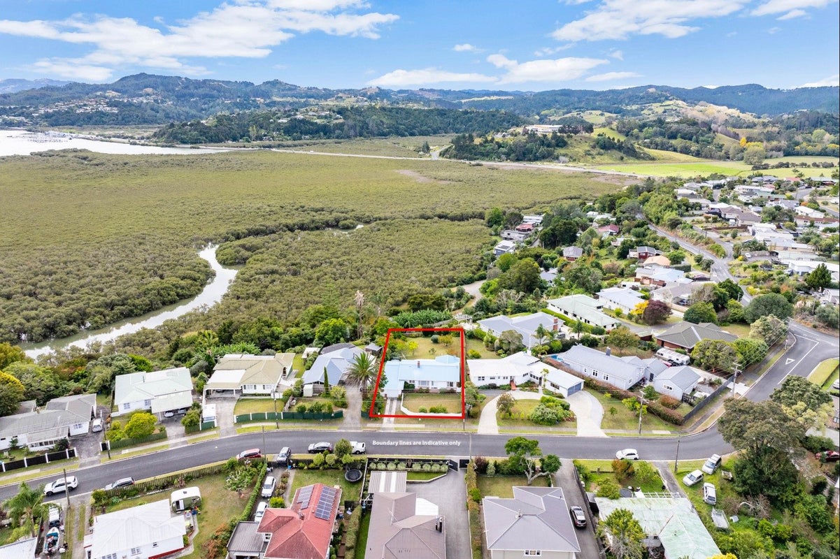 8 George Point Road, Onerahi, Whangarei - Carousel 31