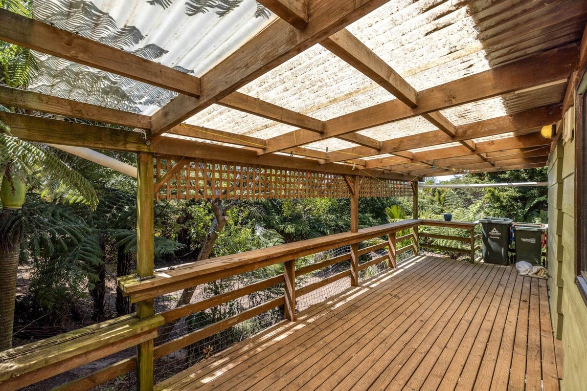 49 Hauraki Road, Oneroa, Waiheke Island - Carousel 2