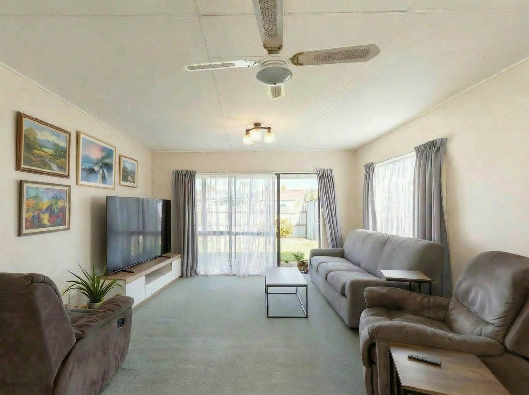 15B Jeffares Place, Taradale, Napier - Carousel 2