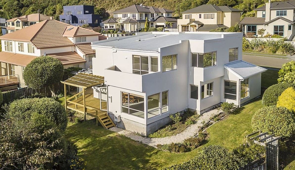 2 Glengavel Grove, Papakowhai, Porirua - Carousel 1