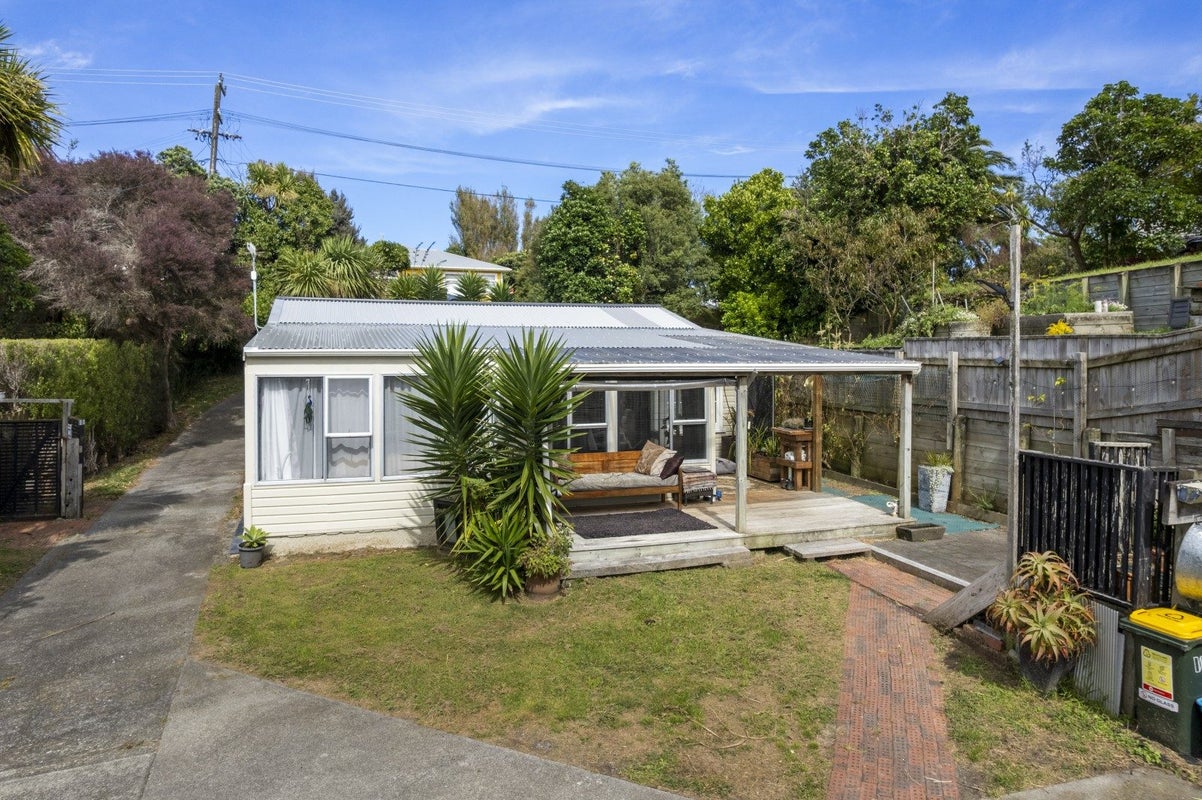 17 Ngaio Road, Raumati Beach, Paraparaumu - Carousel 2