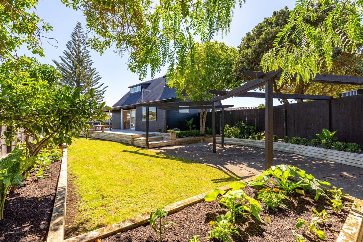 7 Wilkie Place, Greenmeadows, Napier - Carousel 1