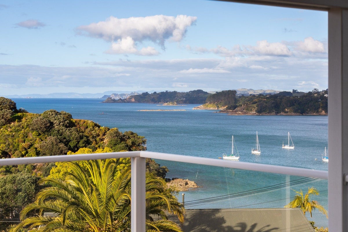 3 Karu Street, Oneroa, Waiheke Island, Auckland - Carousel 2