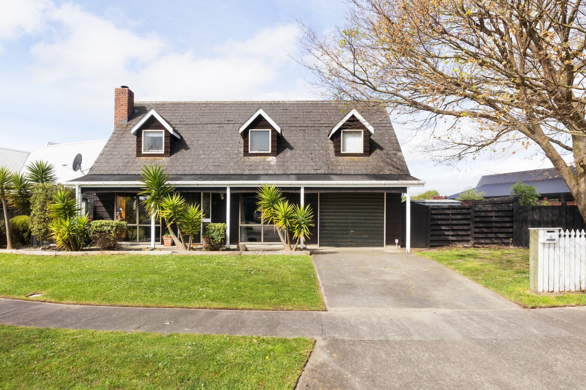 32 Moyne Avenue, Milson, Palmerston North - Carousel 24