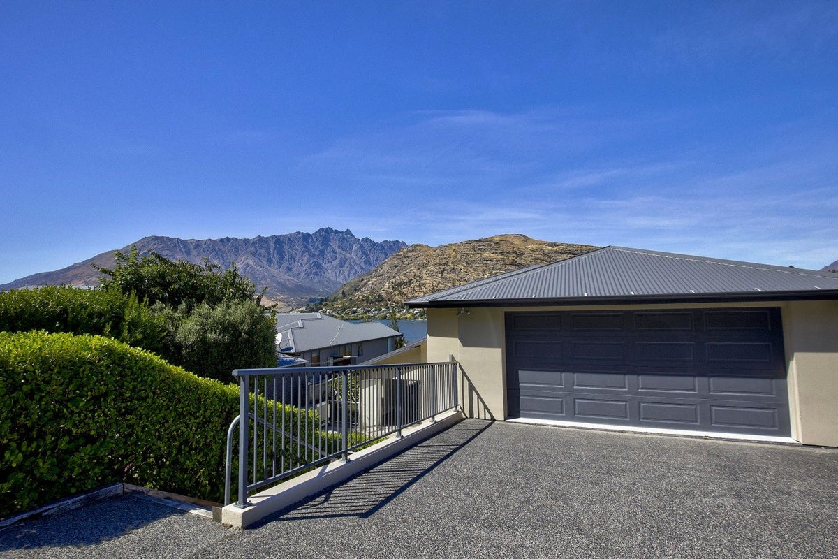 5 De La Mare Place, Frankton, Queenstown - Carousel 26