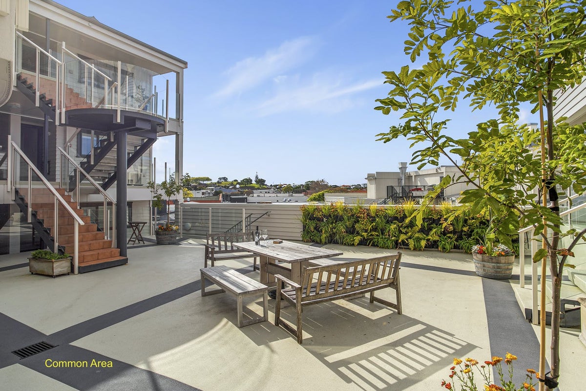 14/5 Cook Street, Howick, Auckland - Carousel 2