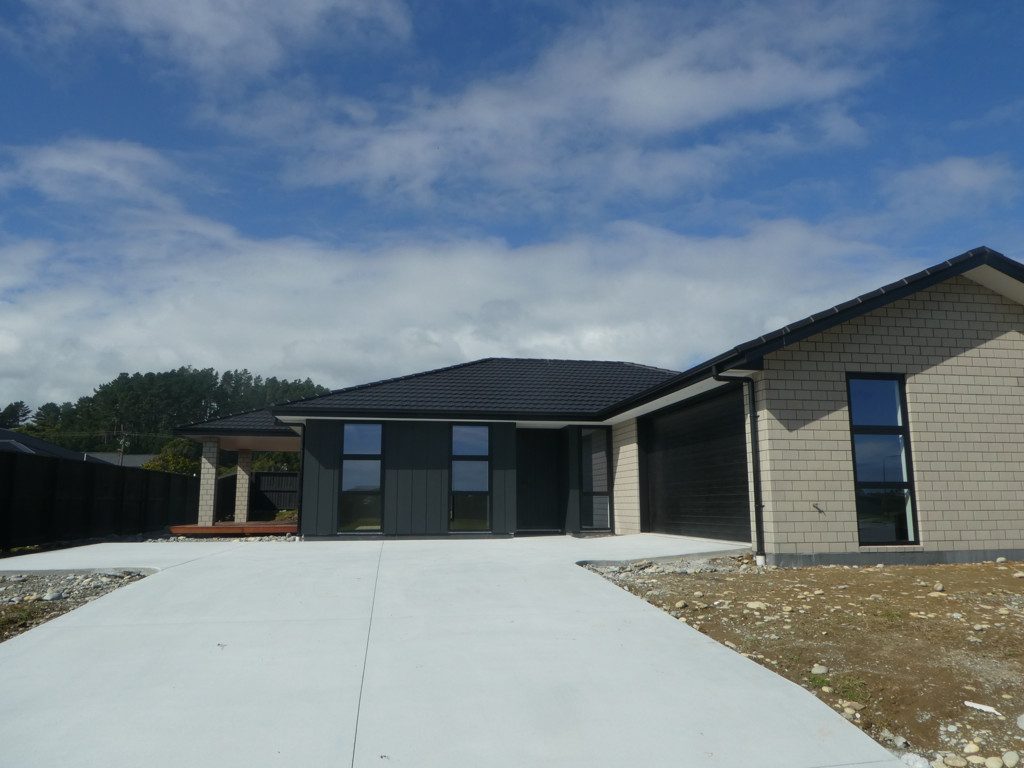 55 Ashley Drive, Paroa, Greymouth - Carousel 1