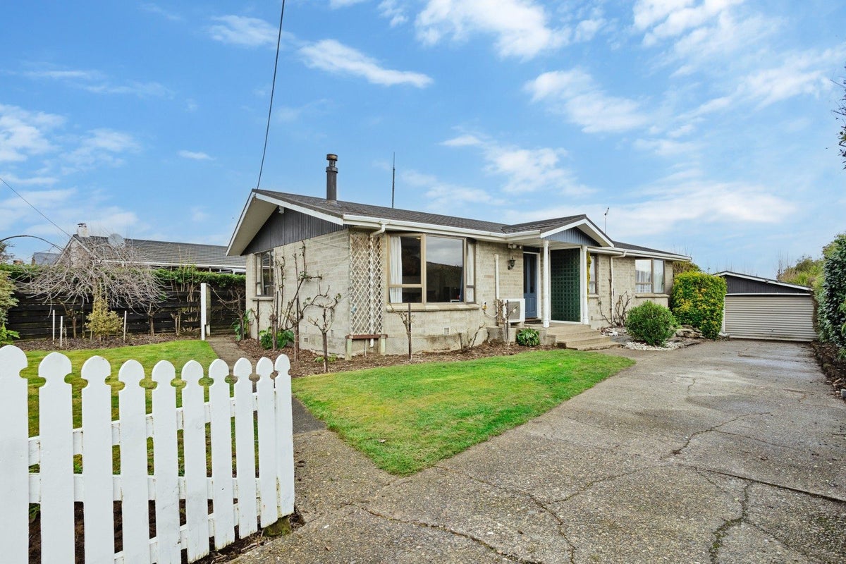 66 Gloucester Street, Waikiwi, Invercargill - Carousel 1